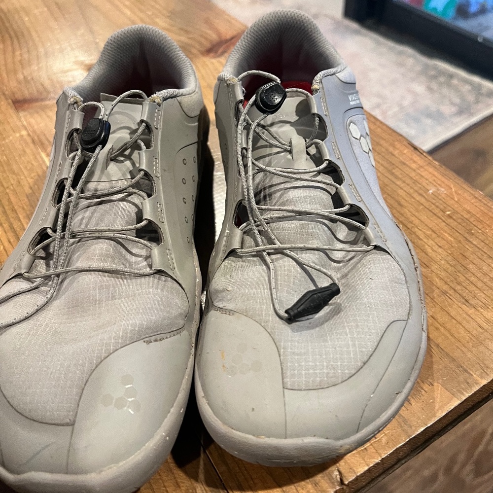 Vivobarefoot Prius Trail Gray